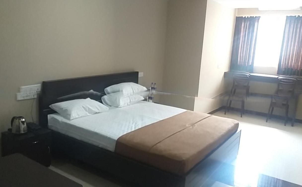 The Nisarga Grand Hotel Bangalore Luaran gambar