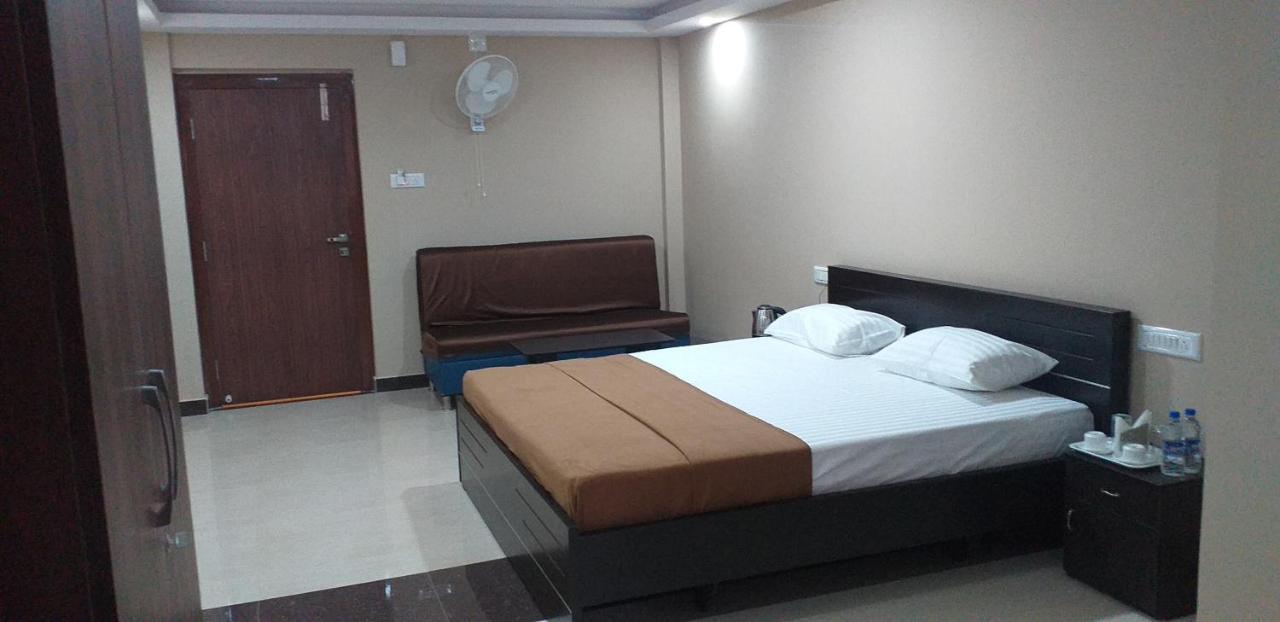 The Nisarga Grand Hotel Bangalore Luaran gambar