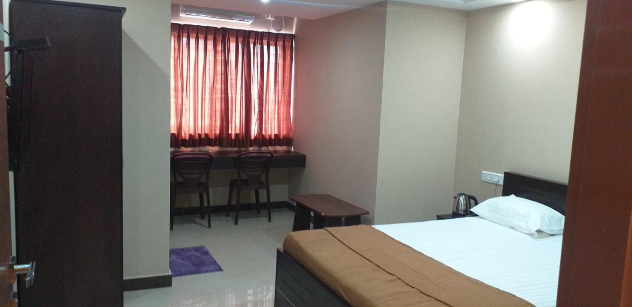 The Nisarga Grand Hotel Bangalore Luaran gambar