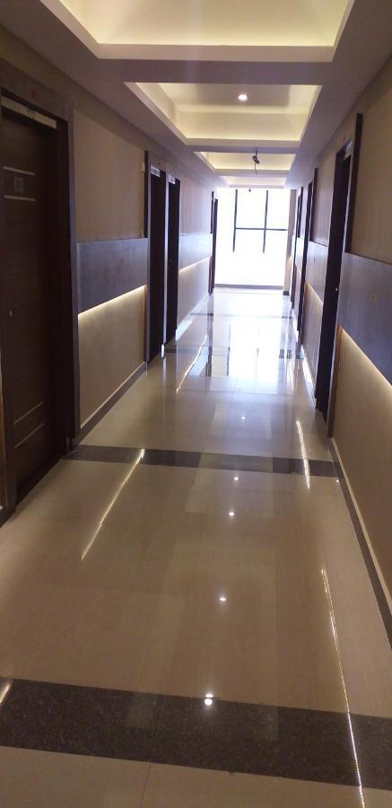 The Nisarga Grand Hotel Bangalore Luaran gambar