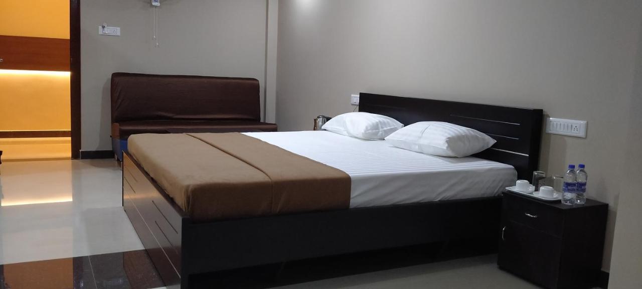 The Nisarga Grand Hotel Bangalore Luaran gambar
