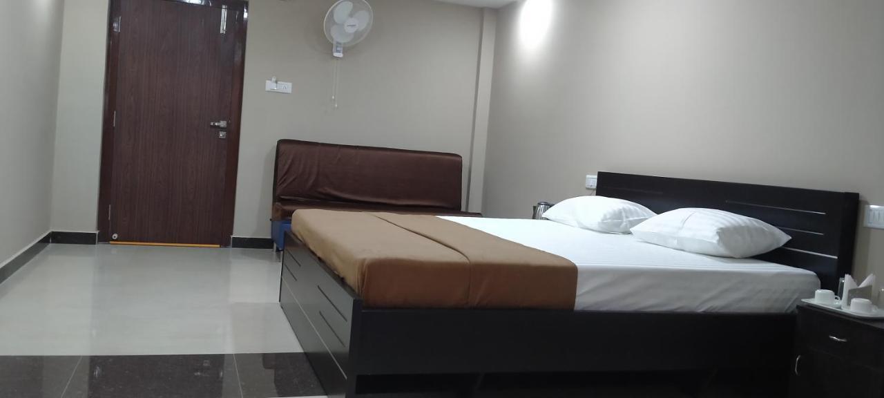 The Nisarga Grand Hotel Bangalore Luaran gambar