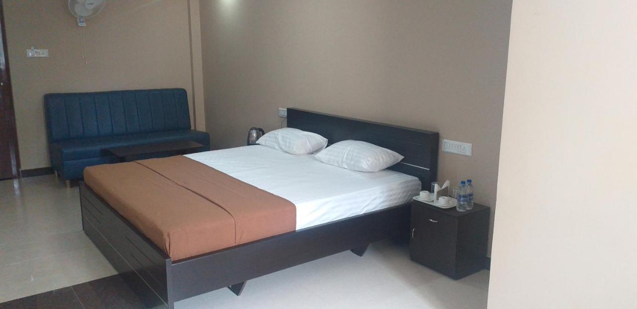 The Nisarga Grand Hotel Bangalore Luaran gambar