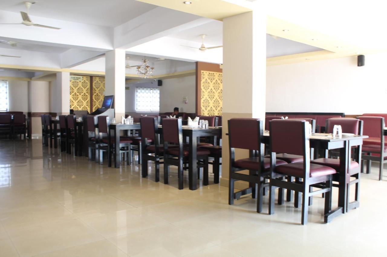 The Nisarga Grand Hotel Bangalore Luaran gambar