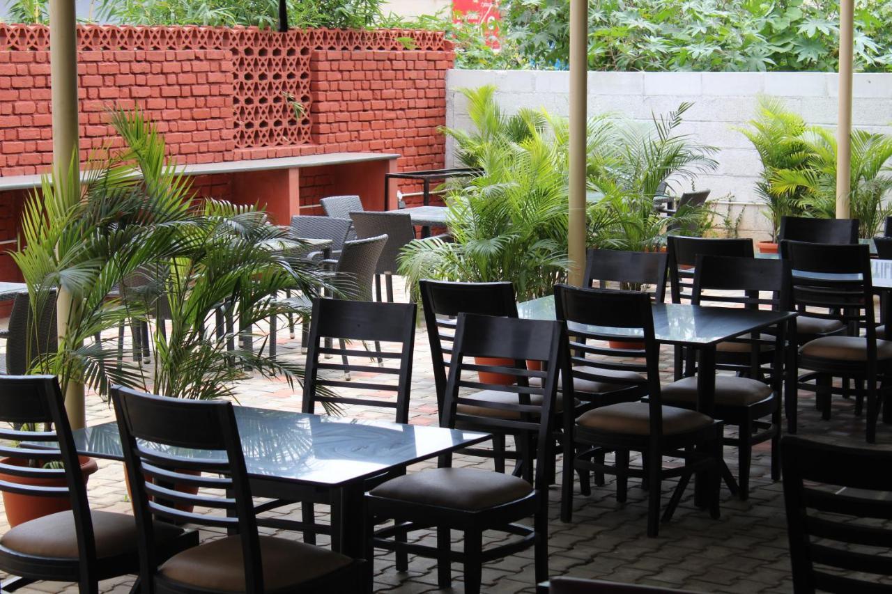 The Nisarga Grand Hotel Bangalore Luaran gambar