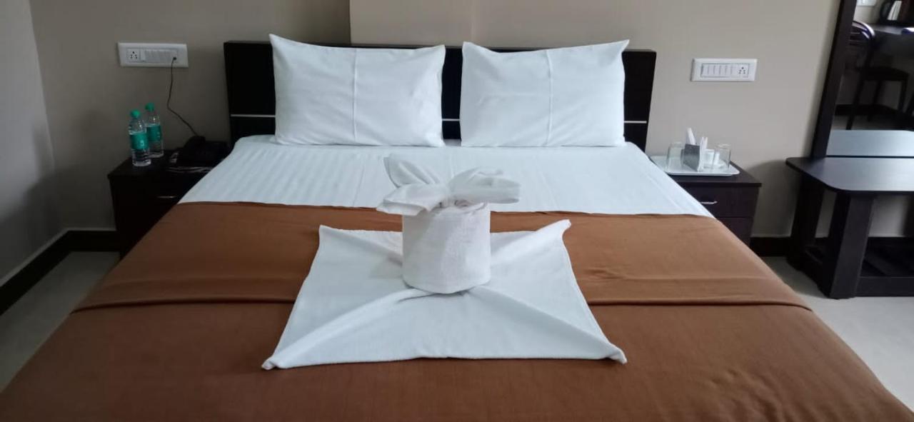 The Nisarga Grand Hotel Bangalore Luaran gambar