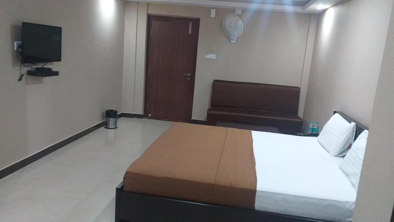 The Nisarga Grand Hotel Bangalore Luaran gambar