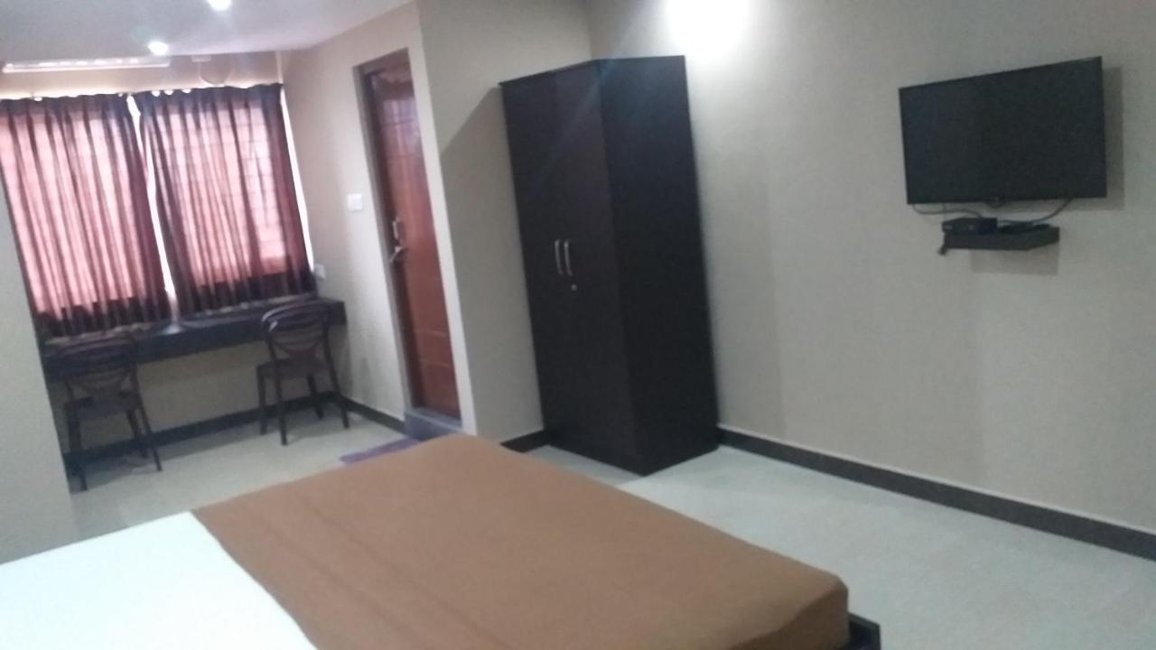 The Nisarga Grand Hotel Bangalore Luaran gambar
