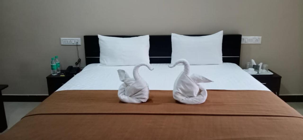 The Nisarga Grand Hotel Bangalore Luaran gambar