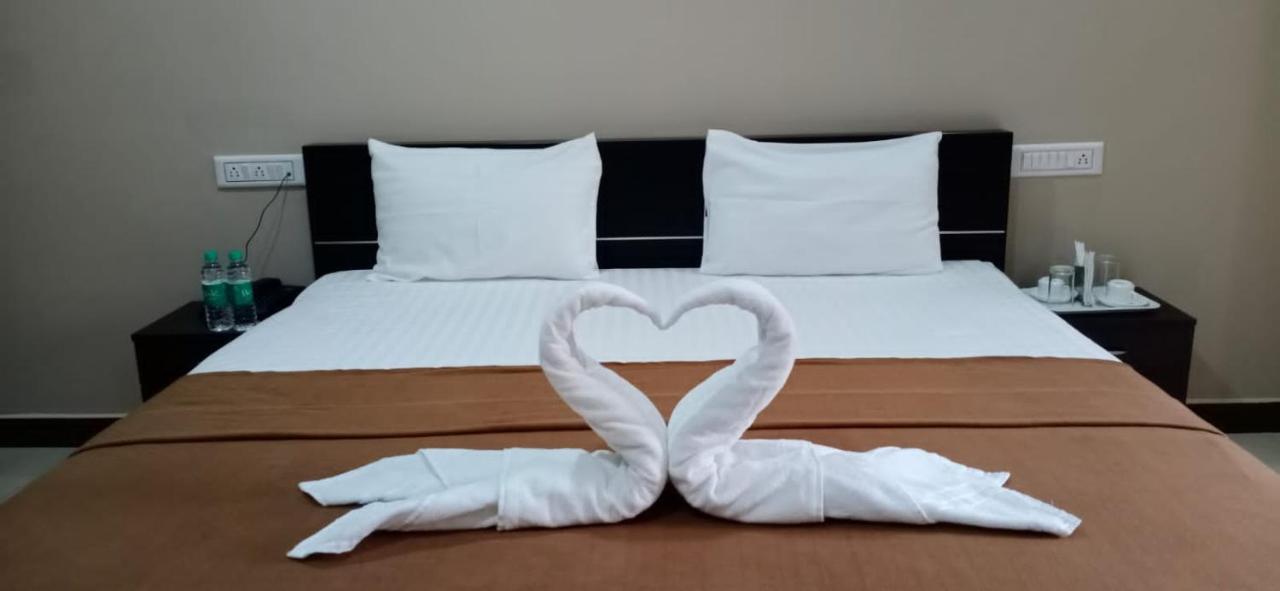 The Nisarga Grand Hotel Bangalore Luaran gambar