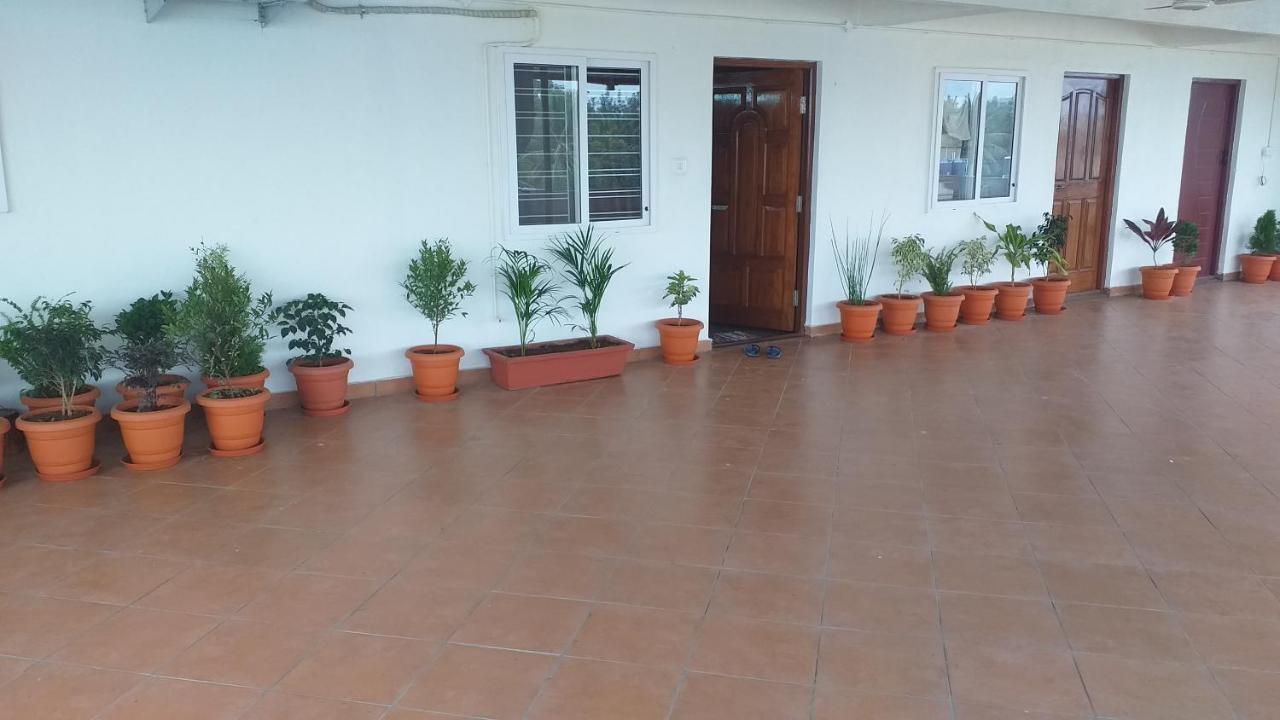 The Nisarga Grand Hotel Bangalore Luaran gambar