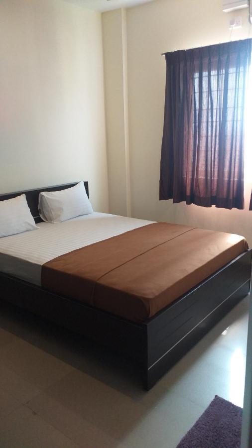 The Nisarga Grand Hotel Bangalore Luaran gambar