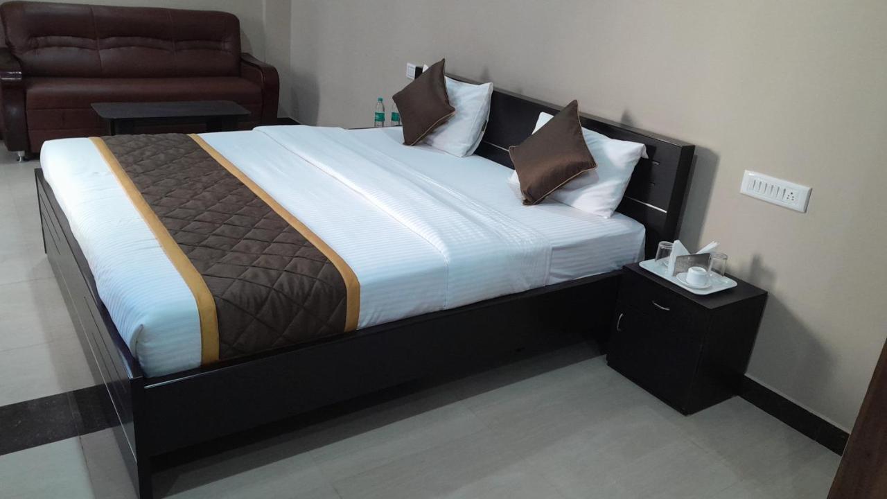 The Nisarga Grand Hotel Bangalore Luaran gambar