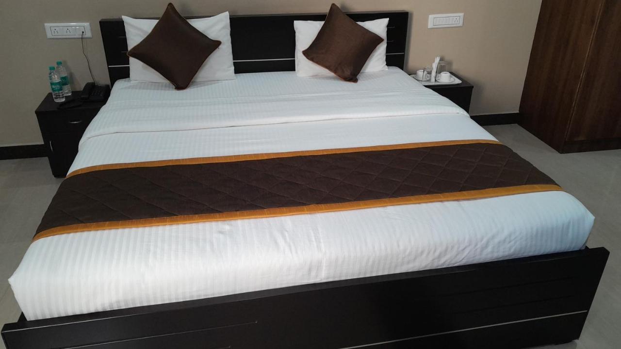 The Nisarga Grand Hotel Bangalore Luaran gambar